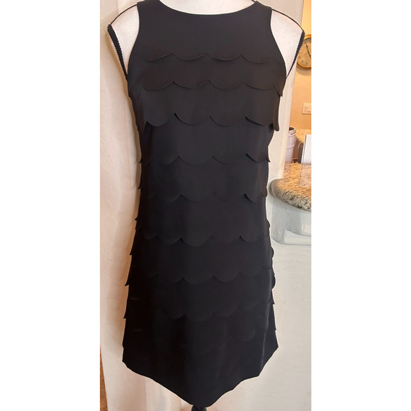 White House Black Market Black Scallop Tiered Mini A line Dress Size 00 - Picture 1 of 9